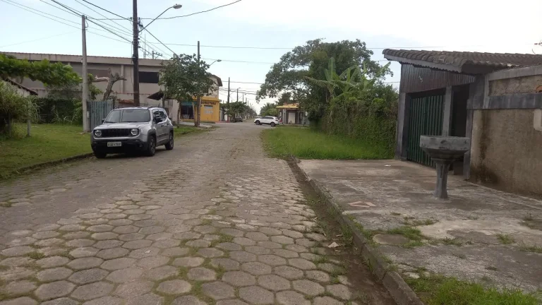 Imagem Casa para Venda em Itanhaém, Jardim Regina, 3 dormitórios, 1 suíte, 2 banheiros, 4 vagas