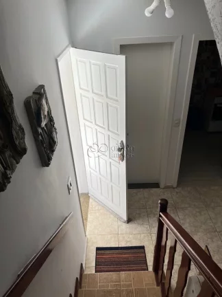 Imagem Casa em condomínio de 3 qtos, 1 suíte, varanda e churrasqueira, em condomínio fechado com piscina a venda ou aluguel em Rio das Ostras
