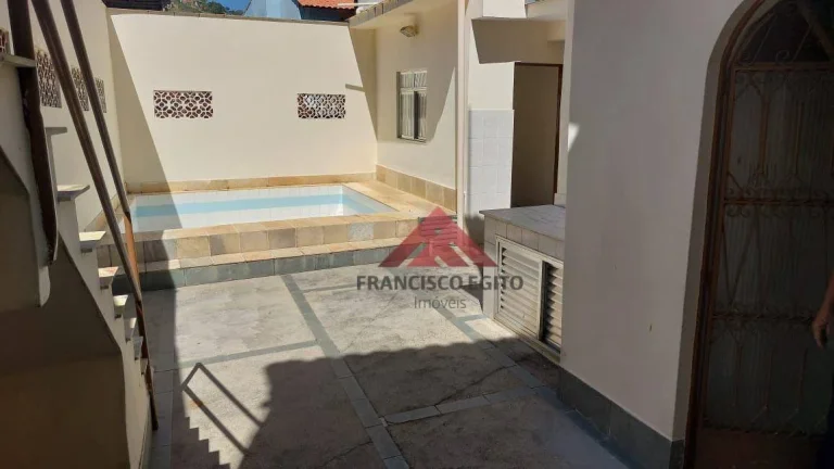 Imagem Casa com 3 dormitórios à venda, 250 m² por R$ 300.000,00 - Neves - São Gonçalo/RJ