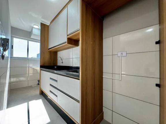 Imagem Apartamento com 2 dormitórios e 1 vaga de garagem em Santo Antônio - São José dos Pinhais