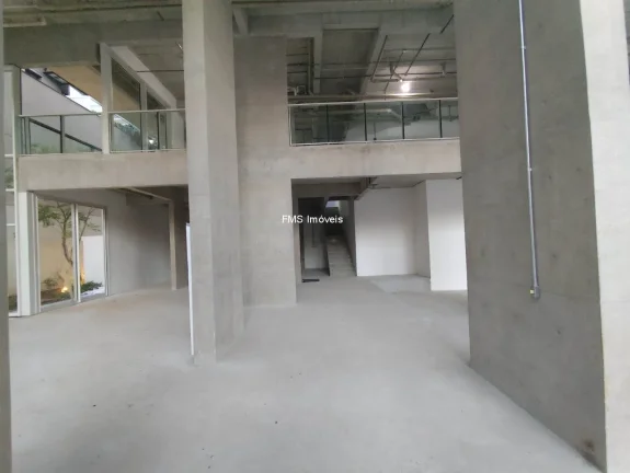 Imagem Loja com 700m2 em Pinheiros.