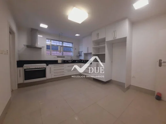 Imagem Apartamento com 3 quartos, ampla cozinha, vaga demarcada à venda, 135 m² por R$ 690.000 - José Menino - Santos/SP
