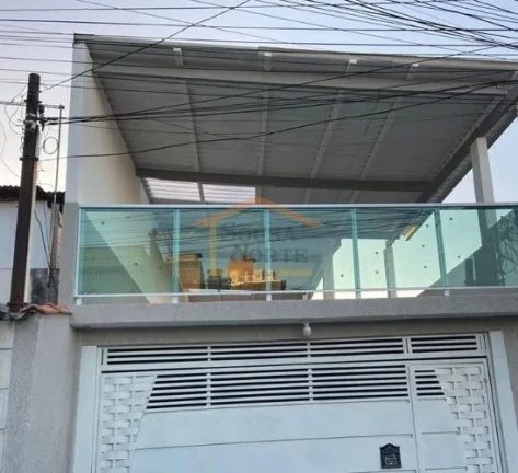 Imagem Casa recém-reformada com 134 m² de área útil. 
2 dormitórios, sendo 1 suíte, sala para dois am...