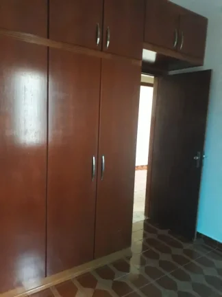 Imagem Casa em ótima localização em Santa Terezinha, com 03 dormitórios sendo 01 com AE, sala, banheiro...