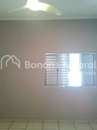 Imagem Excelente oportunidade para morar ou investir! Esta casa oferece uma estrutura ampla e funcional, pe...