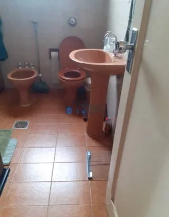 Imagem CASA COM 04 QUARTOS, 03 VAGAS, RUA PLANA NA SERRA
