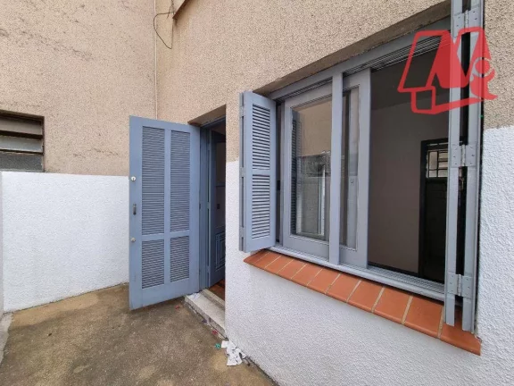 Imagem Kitnet com 1 dormitório para alugar, 29 m² por R$ 1.048,00/mês - Floresta - Porto Alegre/RS