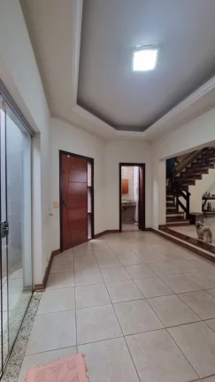 Imagem RESIDÊNCIA À VENDA NO JARDIM FLÓRIDA - 03 quartos sendo 1 suíte - 02 salas jantar e tv - 04 vagas de garagem cobertas - Ampla cozinha