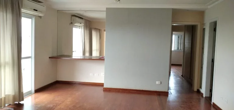 Imagem Excelente apartamento no centro da cidade, com ampla varanda e vista privilegiada, com sala 03 ambie...