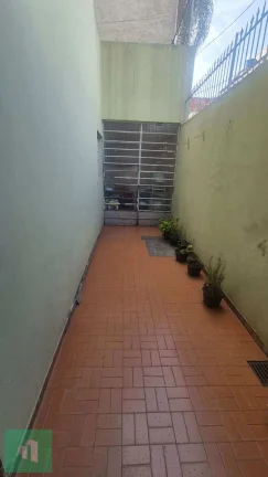 Imagem Sobrado à venda em São Paulo, Vila Liviero, com 3 quartos