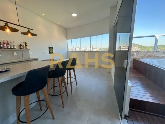 Imagem Cobertura Duplex em ótima localização no Santo Antônio. Imóvel recém reformado. Possui ao tota...