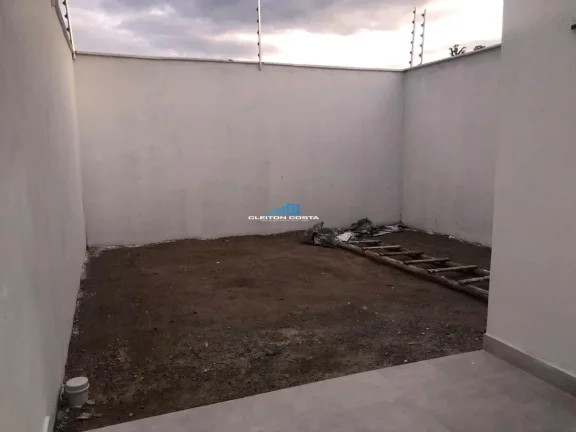 Imagem Casa para Venda em Feira de Santana, Mangabeira, 3 dormitórios, 1 suíte, 1 banheiro, 2 vagas