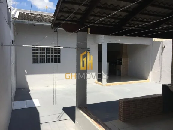Imagem A casa possui 

- 4 quartos sendo 2 suítes 
- Sala 
- Cozinha 
- Copa 
- Área de serviço 
- Lavab...