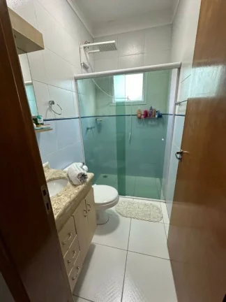 Imagem Casa 3 dormitórios ( 1 suíte), 2 vagas, Condomínio Crystal Park - Jacareí.