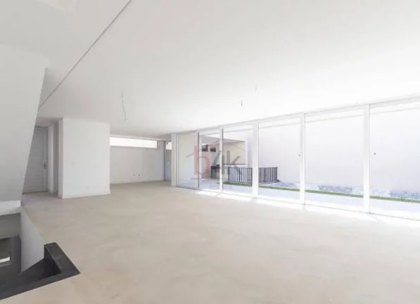 Imagem Casa à venda em Condomínio Fechado 4 suítes
