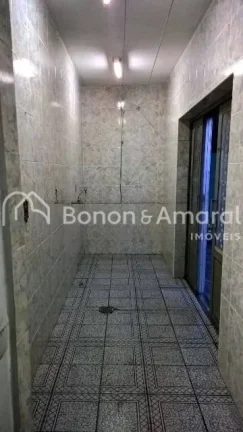 Imagem Sobrado espaçoso com 3 dormitórios, sendo 1 suíte com hidromassagem e closet, além de 2 dormitó...