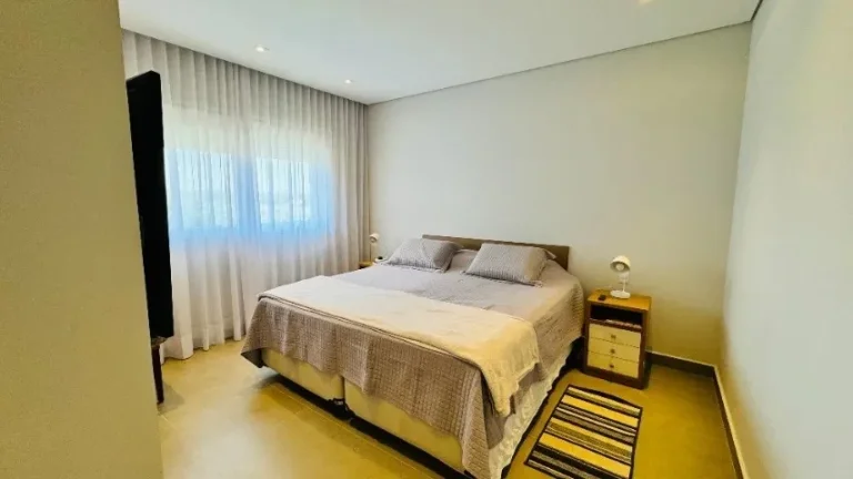 Imagem Casa Térrea de Alto Padrão no Condomínio Reserva São José com Piscina, 4 Suítes e Home Office