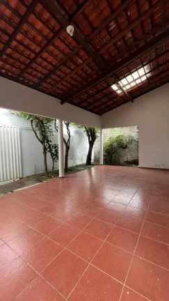 Imagem Casa Comercial para Venda em Teresina, Mocambinho, 3 dormitórios, 1 suíte, 2 banheiros, 2 vagas