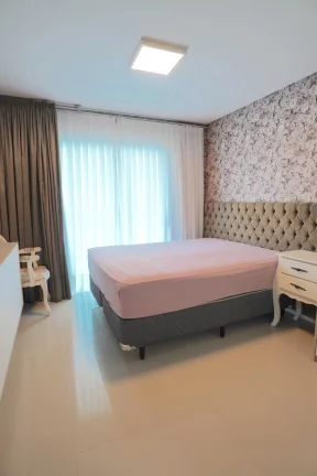 Imagem Apartamento com 3 dormitórios sendo 1 suíte e 2 vagas de garagem em Balneário Camboriú/SC