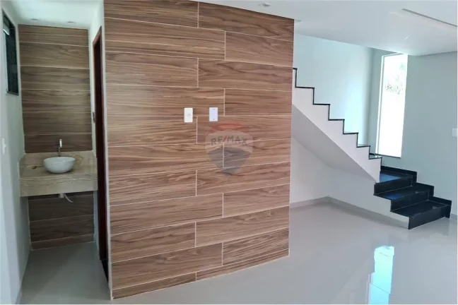 Imagem Casa com dois dormitórios e banheiro no centro do barroco.