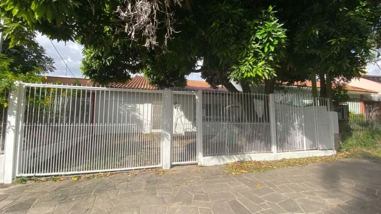 Imagem Casa com 2 Quartos à Venda,  em Tristeza - Porto Alegre