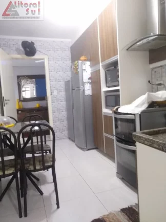 Imagem Oportunidade única! Apartamento de 3 quartos na Guilhermina, Praia Grande-SP, com 163m² e vaga de garagem. Venha conferir!