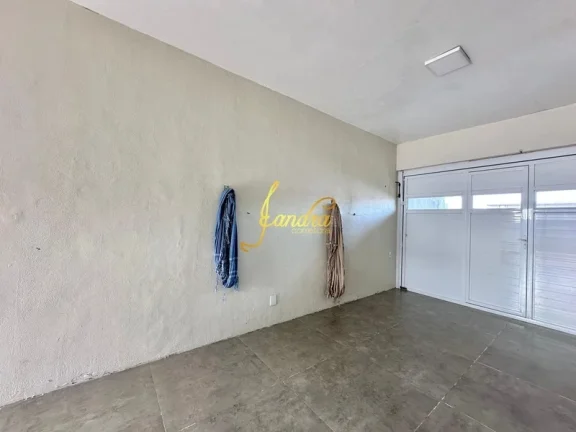 Imagem Casa com piscina , no centro com 03 dormitórios