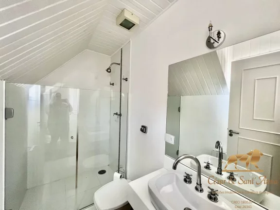 Imagem Linda casa a venda em Condomínio Fechado em Campos do Jordão-SP