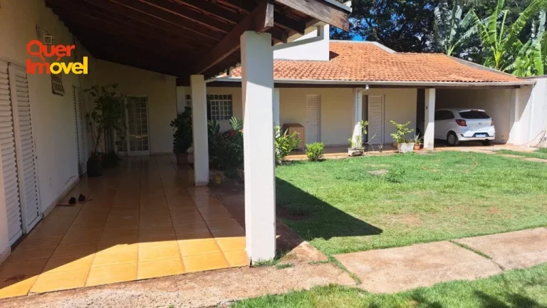 Imagem Casa de luxo no Condomínio Bosque das Colinas, bairro Royal Park, zona sul de Ribeirão Preto-SP 3 quartos, 1 suíte, 1 sala, 2 banheiros, 4 vagas de garagem, 180m² Quer Imóvel Negócios Imobiliários.