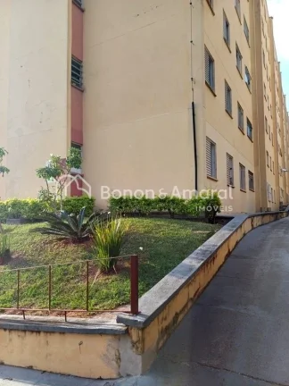 Imagem Apartamento térreo a venda, 2 dormitórios, Suíte, Living, cozinha com armários, lavanderia, 1 vaga coberta.