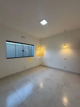 Imagem CA1761Belíssima casa com piscina 3 quartos sendo 1 suíte no Setor Central A casa possui - Porcelan...
