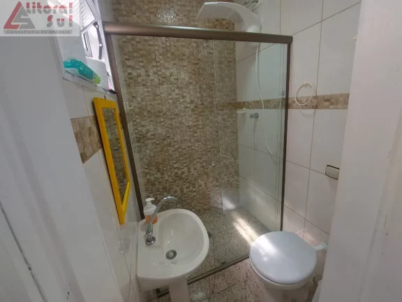 Imagem Imóvel Espaçoso e Aconchegante com 2 Quartos e 2 Vagas de Garagem em Ocian, Praia Grande-SP - Confira!