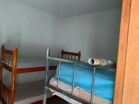 Imagem Casa com 4 dormitórios sendo 1 suíte em a 580m do mar em Morretes, Itapema/SC