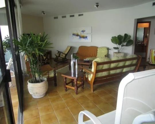 Imagem Apartamento à venda no Guarujá na Praia das Pitangueiras.