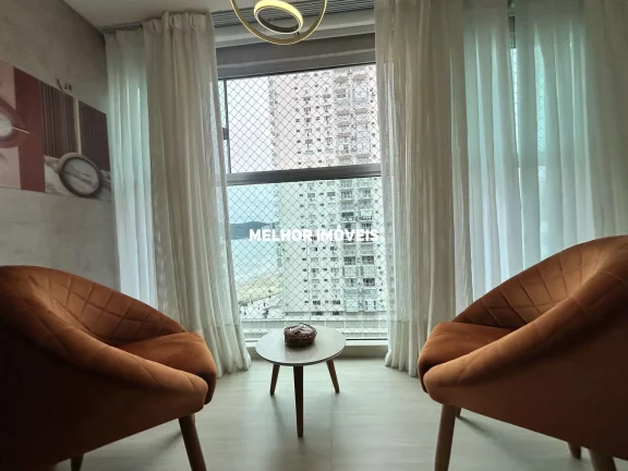 Imagem Apartamento á venda com 02 dormitórios em condomínio frente mar no centro de Balneário Camboriú.