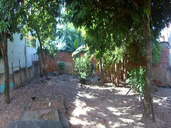 Imagem Carapina, Excelente imóvel e com localização privilegiada, área total 510,40 m², próximo a antiga Rinha de galo de carapina, exatamente na Rua Constante Nery. Terreno possui uma excelente area nos fundos propício para depósitos de material de construção,