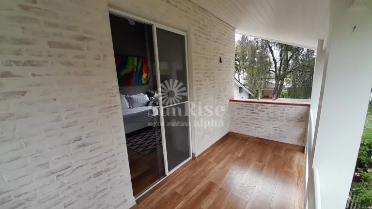 Imagem Casa térrea de esquina - Alphaville 3 com 3 suítes e 4 vagas - 300m² AC - 570m² AT | R$15.000,