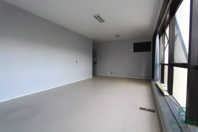 Imagem Sala comercial de frente, para venda, Menino Deus, Porto Alegre/RS.