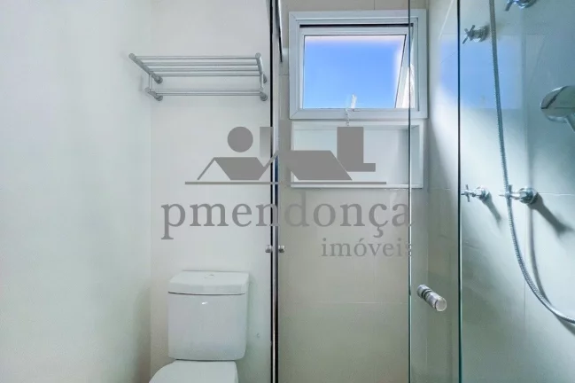 Imagem Apartamento mobiliado em Perdizes com 86,60m², 2 suÍtes e 3 vagas demarcadas.