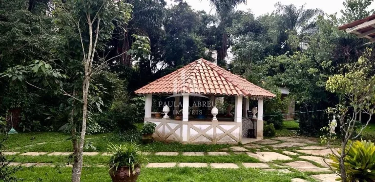 Imagem Chácara de Alto Padrão, 2.400M², 5 Dormitórios com 3 Suítes, em Socorro-SP
