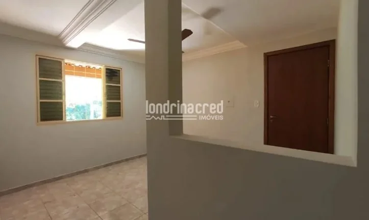 Imagem Linda casa no Jardim Lindóia com 112m², 2 quartos (1 suíte), sala em 2 ambientes, churrasqueira, garagem e ampla área gramada nos fundos