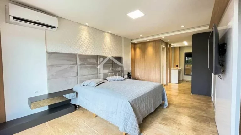 Imagem CASA (SOBRADO) COM 250 M² NO BAIRRO ESPINHEIROS
