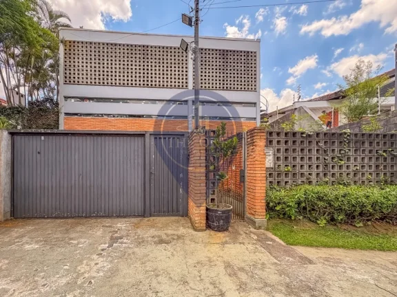 Imagem Imperdível Casa à Venda na Vila Ida, São Paulo-SP: 3 Quartos, 1 Suíte, 2 Salas, 3 Banheiros, 4 Vagas, 311 m². Venha Conferir!