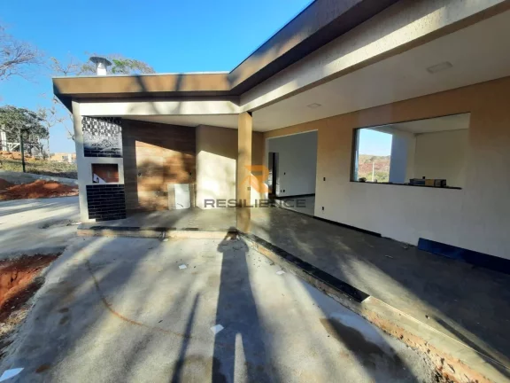 Imagem Casa maravilhosa com 03 quartos sendo 02 suítes em condomínio fechado !!