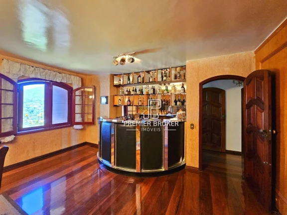 Imagem Casa à venda, 733 m² por R$ 4.000.000,00 - Iucas - Teresópolis/RJ