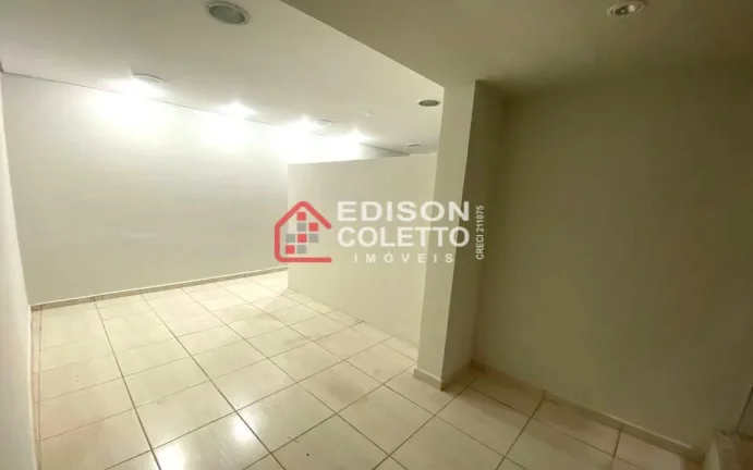 Imagem "Chave na Mão" Salão comercial para alugar no centro, esquina com a Rua Governador Pedro de Toledo, em Piracicaba