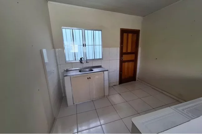 Imagem Casa para locação com 2 dormitórios, 2 banheiros e quintal por R$1.300,00 - Vila Guedes - SP