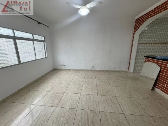 Imagem Imperdível: Casa à venda em Praia Grande-SP, bairro Real, 3 quartos, 1 suíte, 1 sala, 3 banheiros, 3 vagas, 173,25 m².