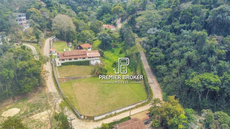 Imagem Casa com 4 dormitórios à venda, 490 m² por R$ 1.300.000,00 - Pessegueiros - Teresópolis/RJ