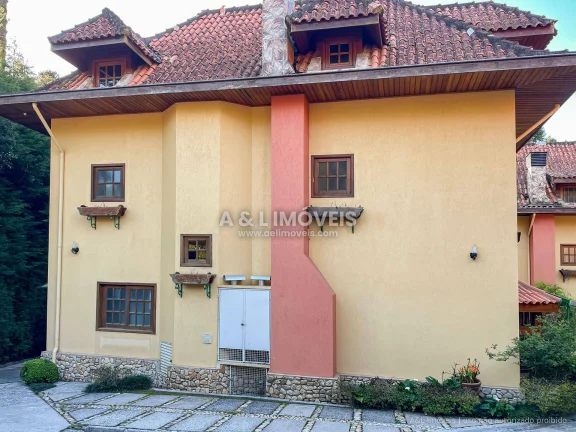 Imagem Casa à Venda em Campos do Jordão - Vila Inglesa, 4 Suítes, Calefação Total